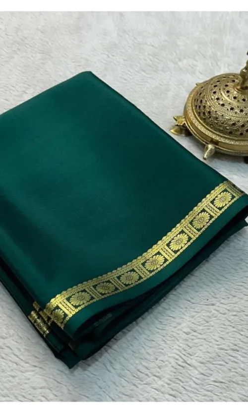 Women's Crepe Chit Pallu Solid Saree With Unstitched Blouse 5.5Mtr (Green)