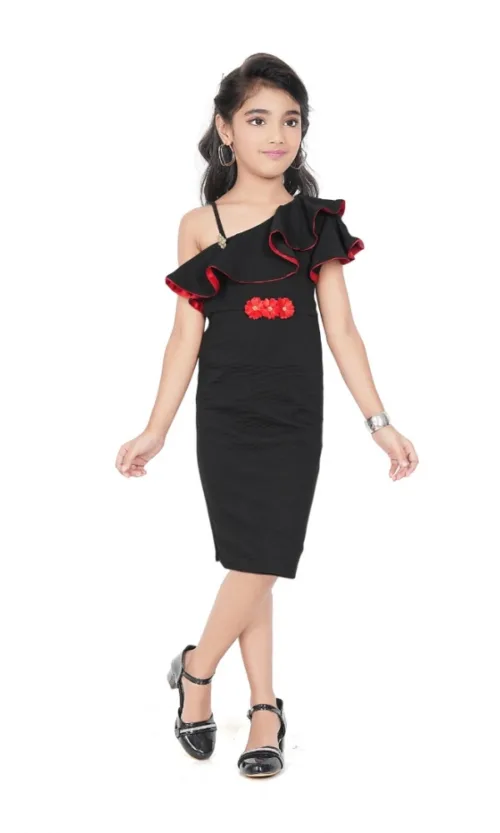 Girl's Knitted Soild Sleeve Less Off Shoulder Dress (Black)