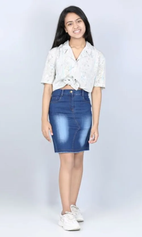 Girl's Denim Solid Buttoned Skirt (Blue)